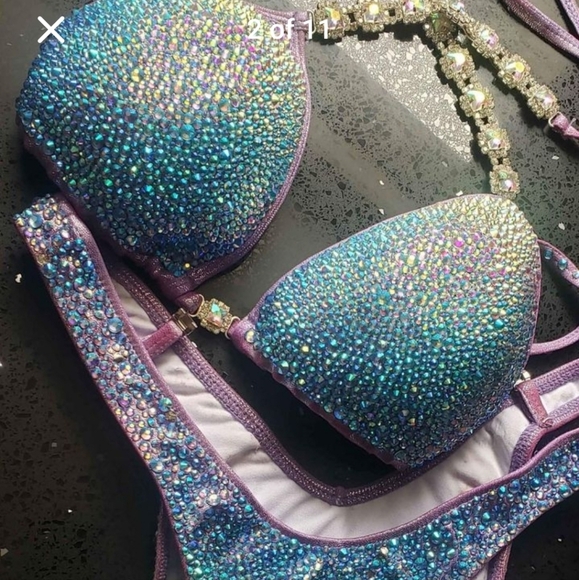 Bodybuilding Figure Suit - Picture 1 of 9